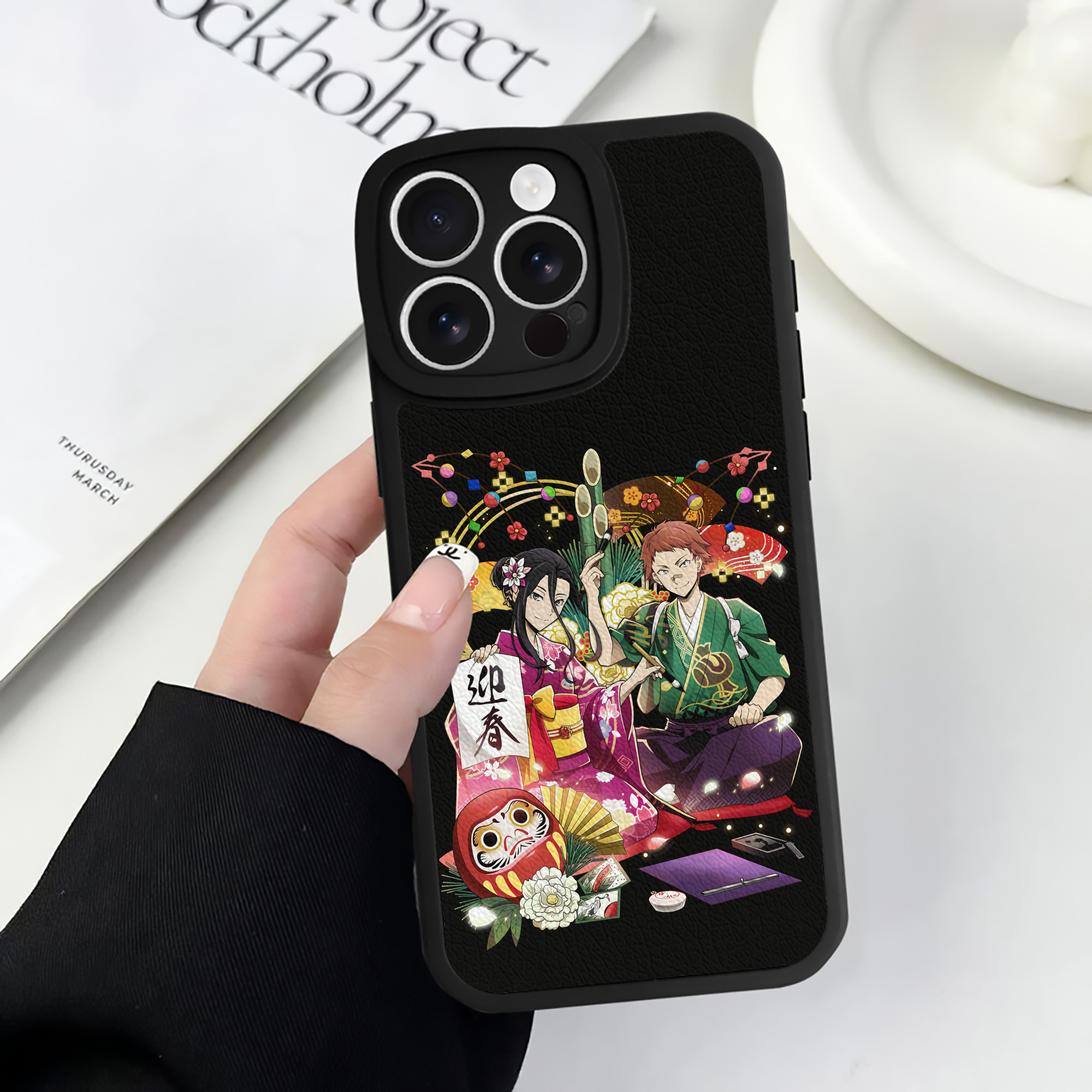 （画像用） 文豪ストレイドッグス Bungo Stray Dogs 【iPhone 16シリーズ対応】シリコンスマホケース（レザー調） 材質：シリコン